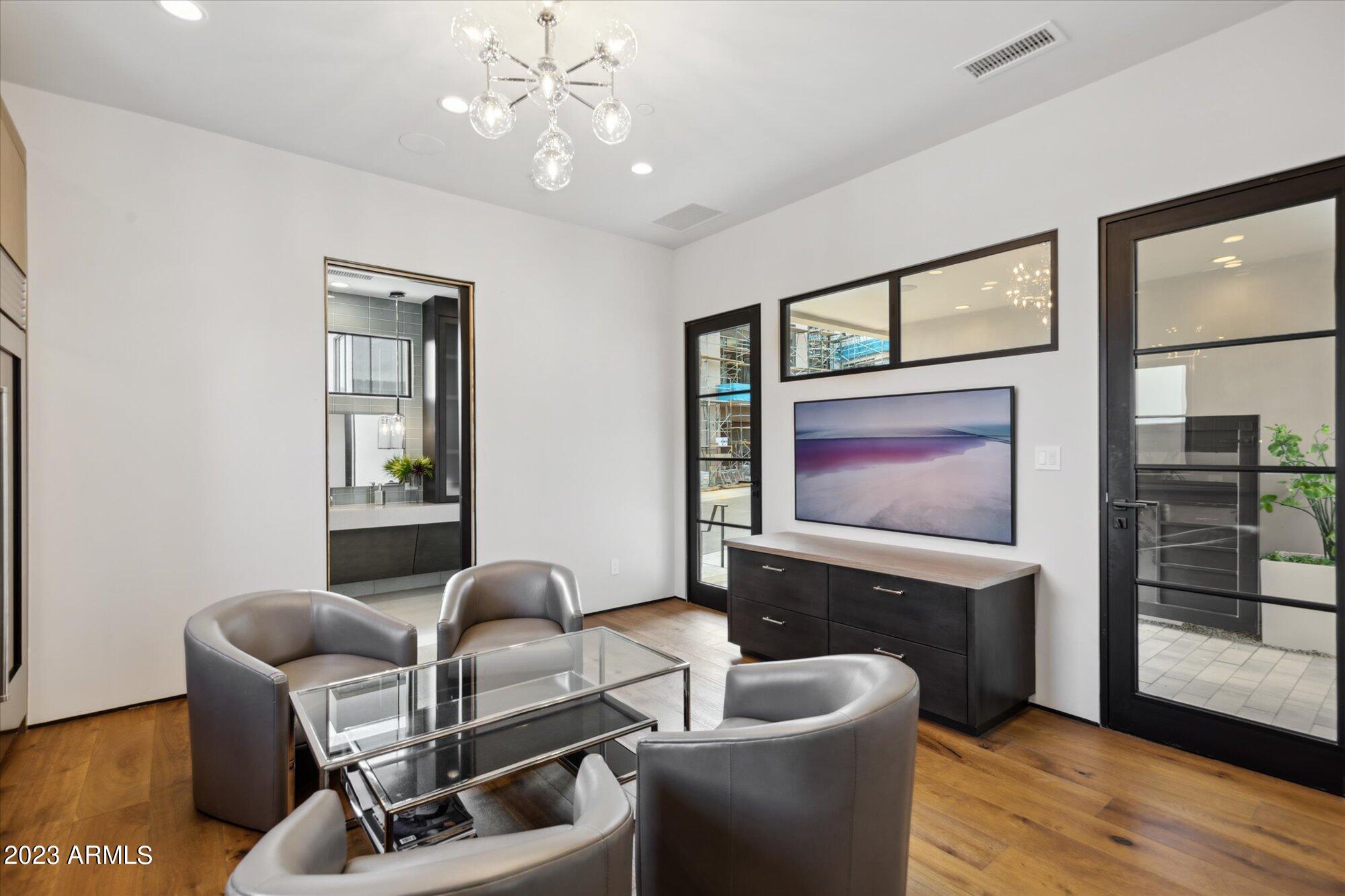 PHOENICIAN - Residential