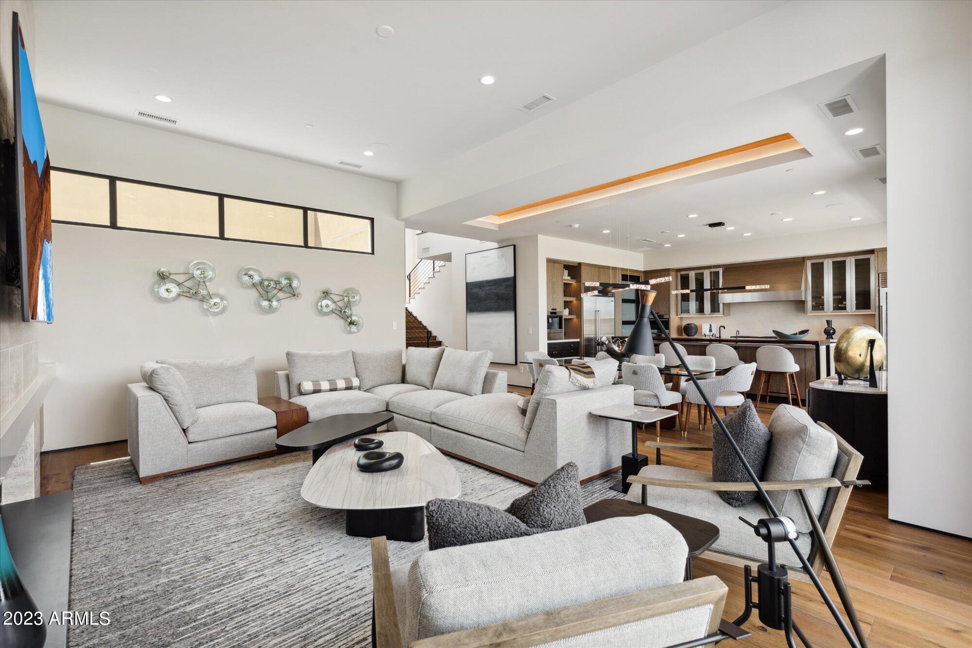 PHOENICIAN - Residential