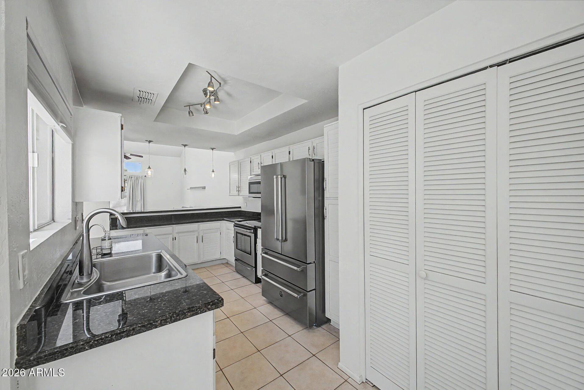 BRITTANY LANE LOT 1-41 43-81 TR A-L - Residential