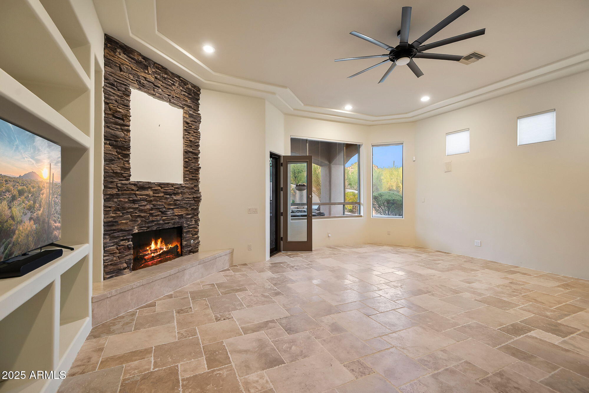 BLACK MOUNTAIN FOOTHILLS - Residential