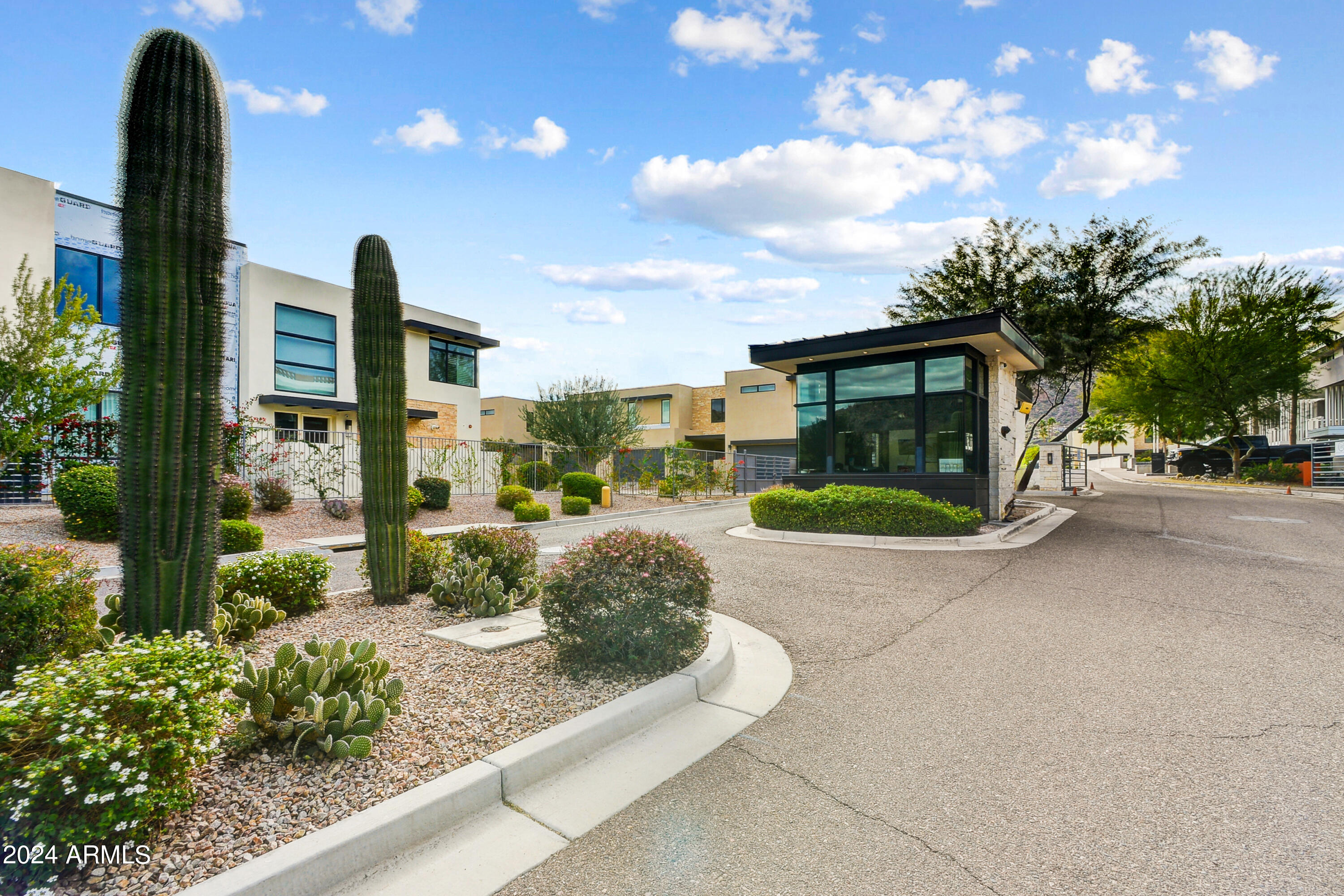 VILLAS AT MOUNTAIN SHADOWS 2 CONDOMINIUMS 2 AMD - Residential
