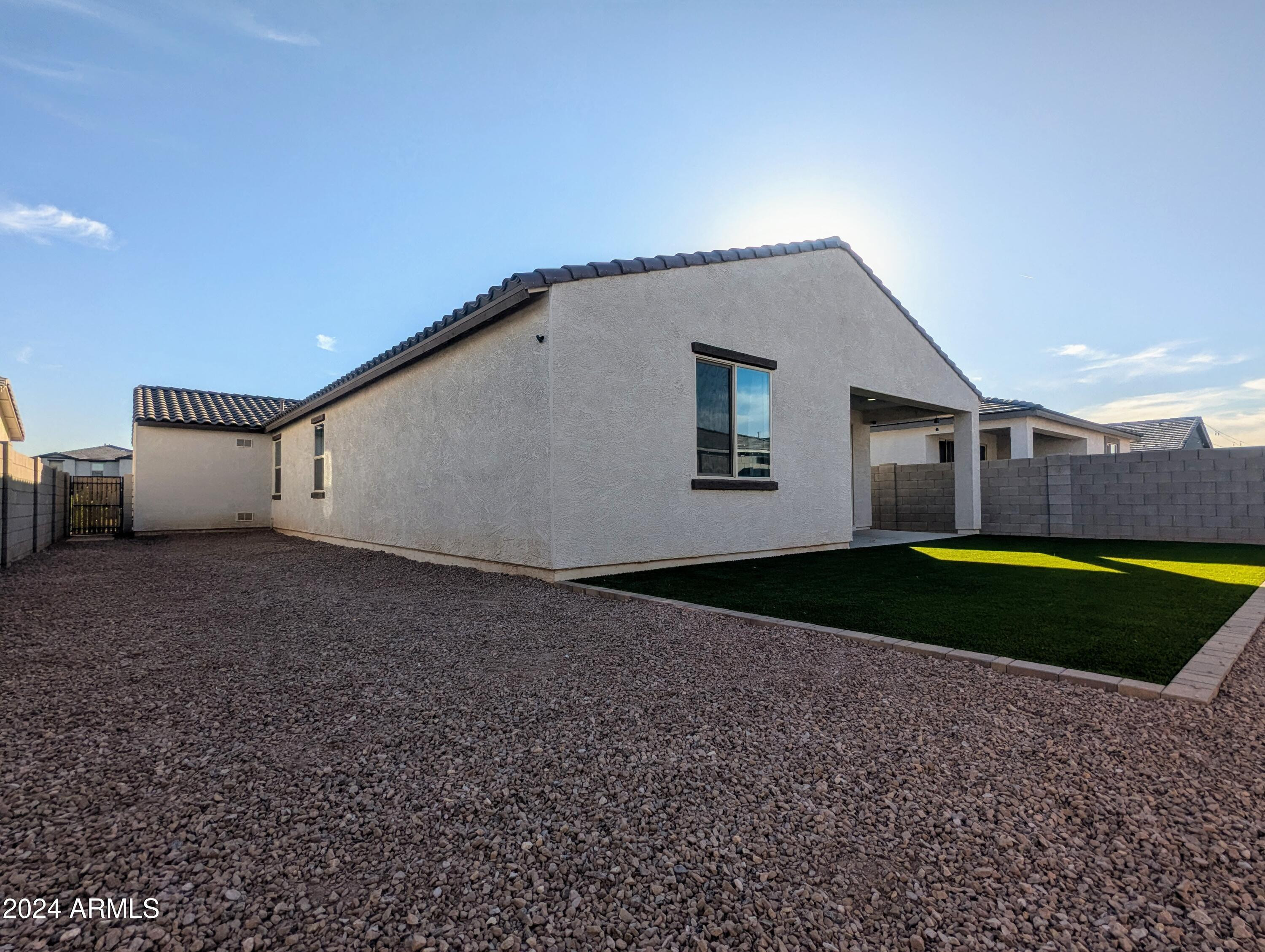 DESTINATION AT GATEWAY EAST PHASE 1 - Residential Lease