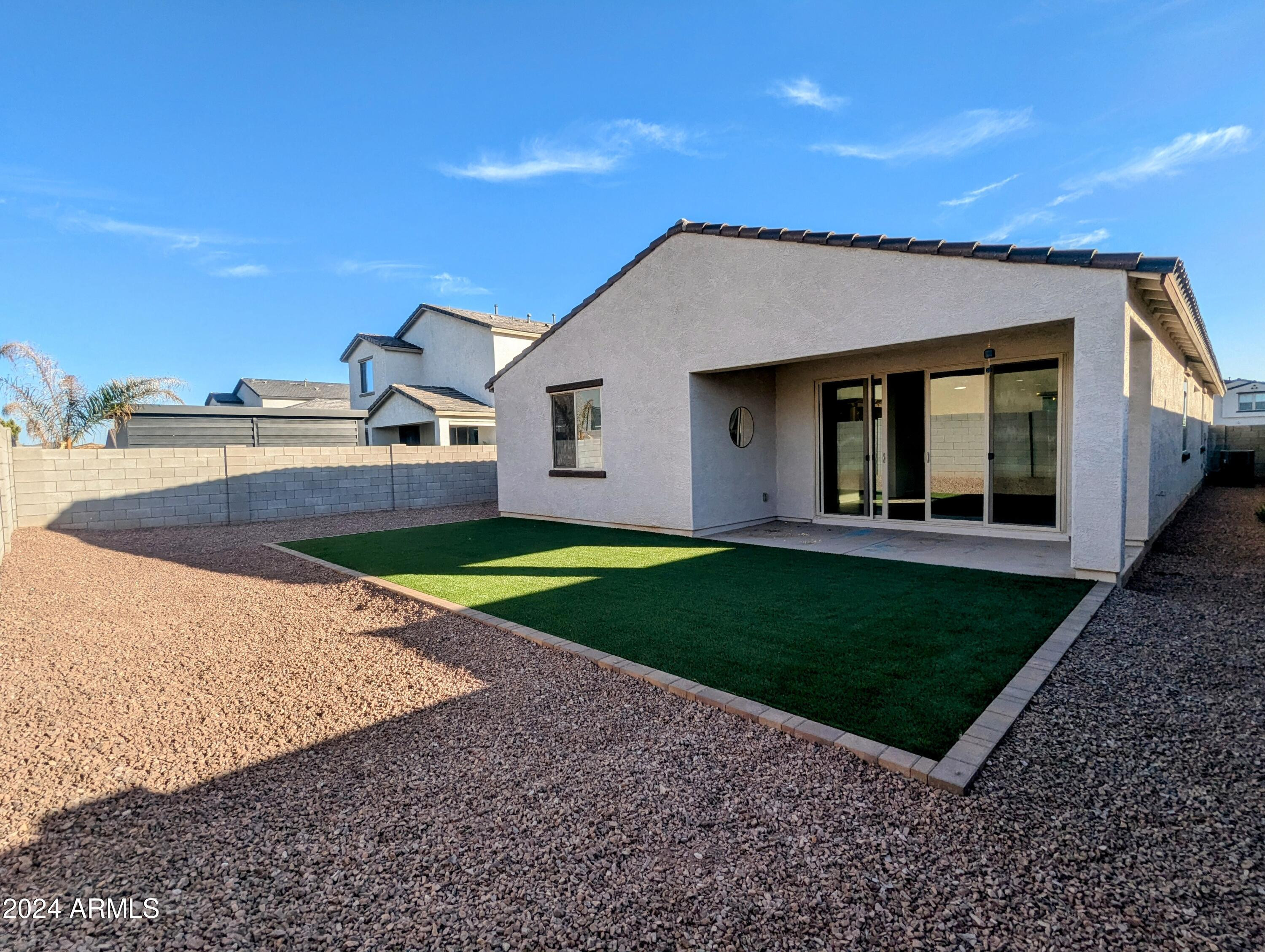 DESTINATION AT GATEWAY EAST PHASE 1 - Residential Lease