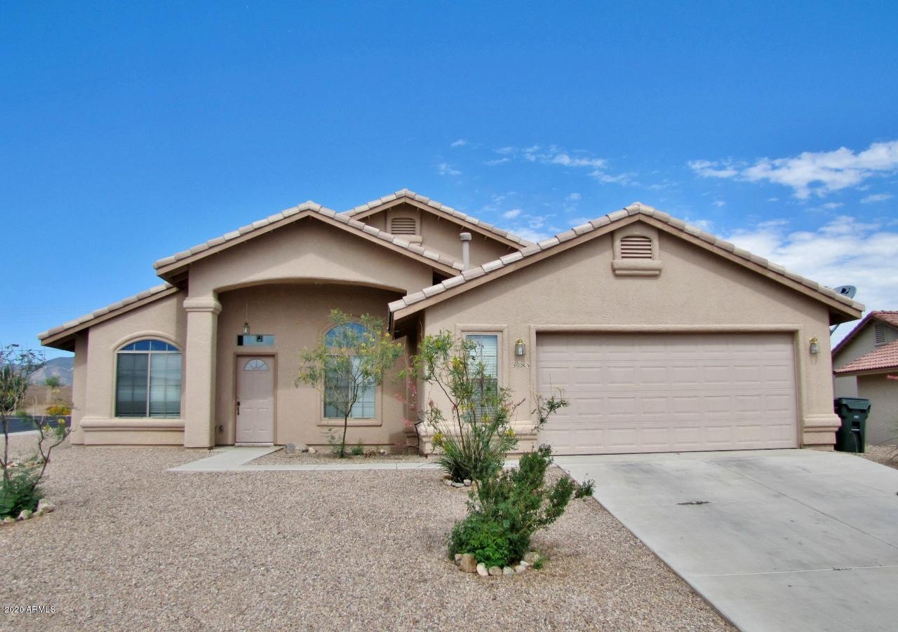 This spacious 4BR/2BA/2.5CG, 1953 sq. ft. home is centrally located in Sierra Vista, AZ minutes from Ft. Huachuca, shopping and schools. The open floor plan has 2 living areas and a large backyard with views of the Huachuca Mountains.