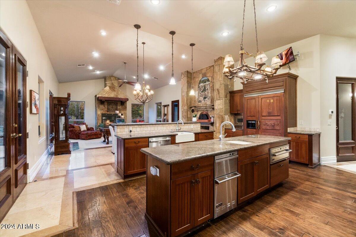 LOCKETT RANCHES - Residential