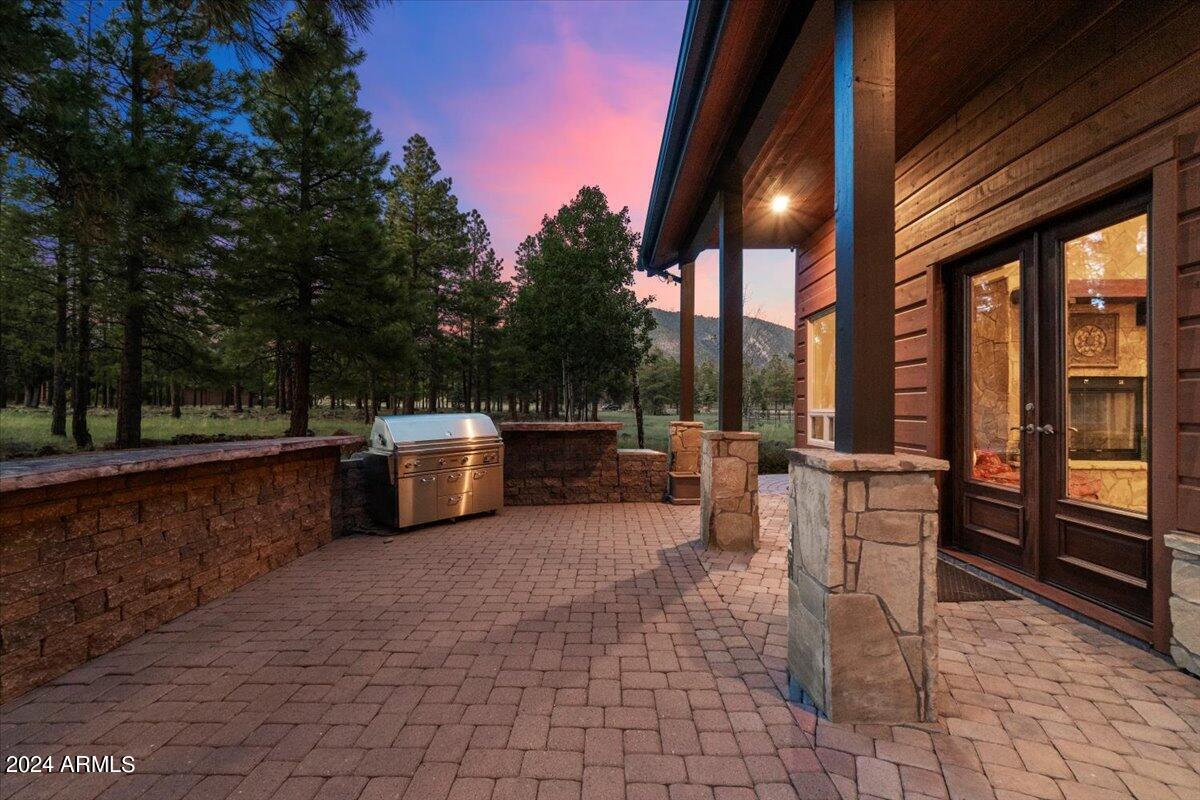 LOCKETT RANCHES - Residential