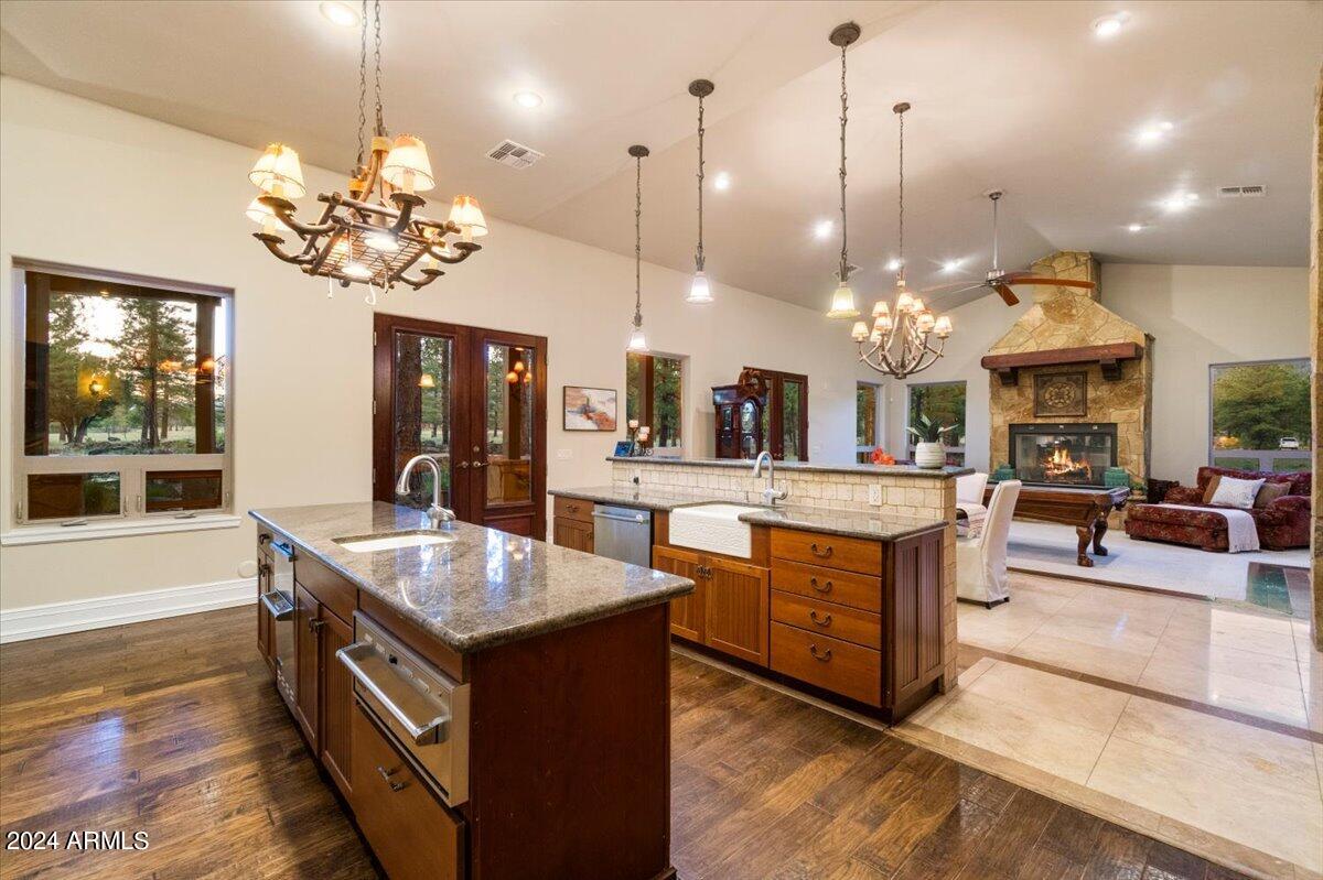 LOCKETT RANCHES - Residential
