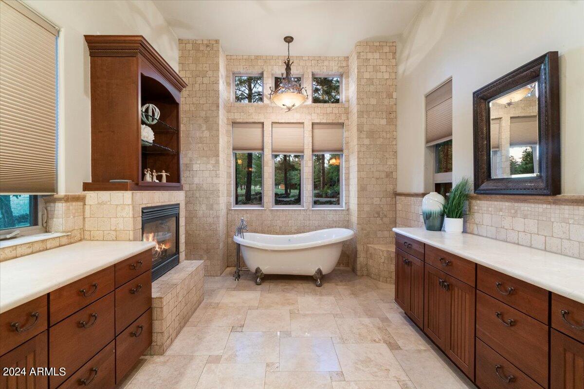 LOCKETT RANCHES - Residential