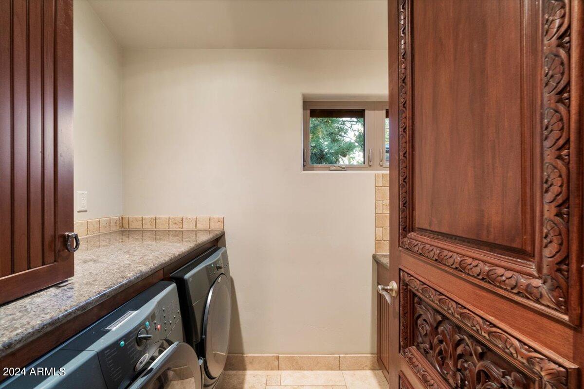 LOCKETT RANCHES - Residential