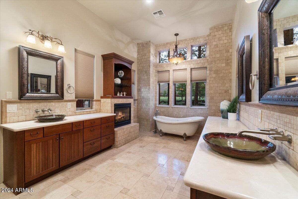 LOCKETT RANCHES - Residential