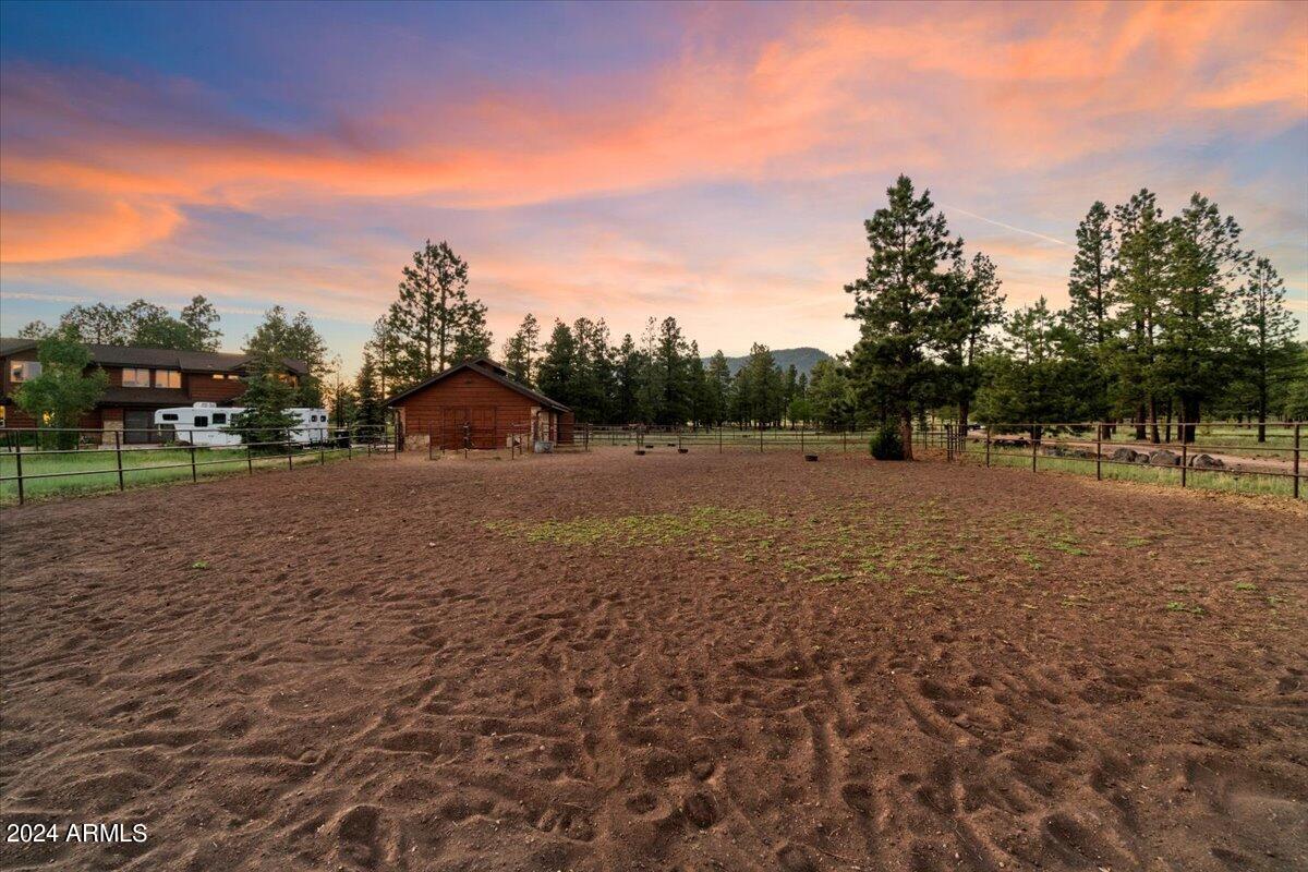 LOCKETT RANCHES - Residential