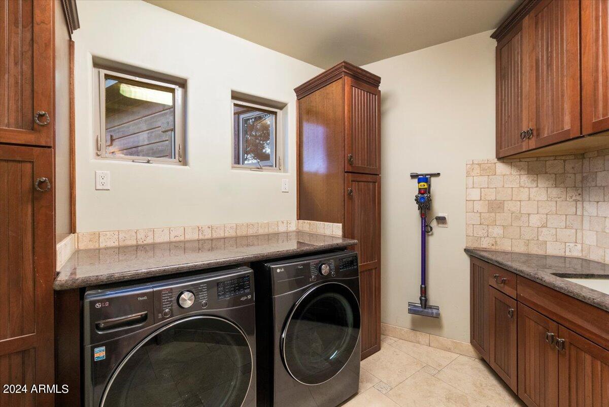 LOCKETT RANCHES - Residential