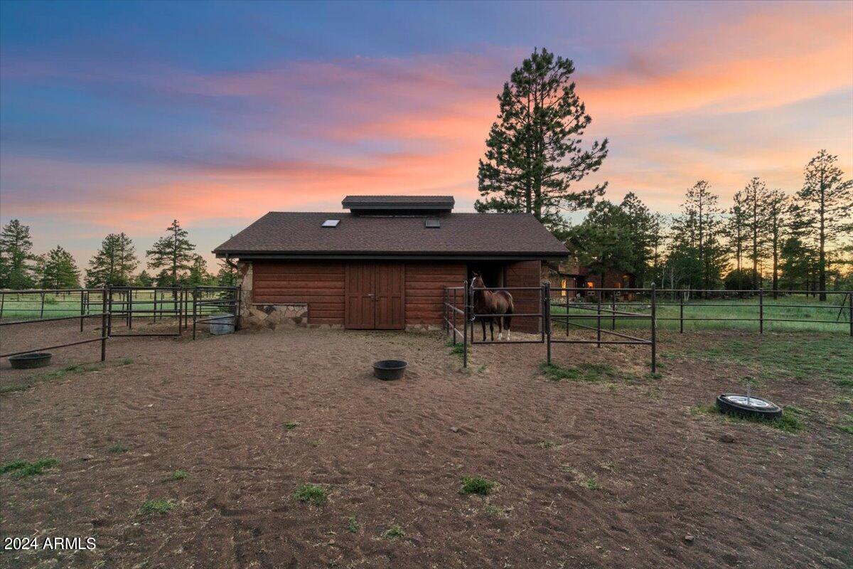 LOCKETT RANCHES - Residential