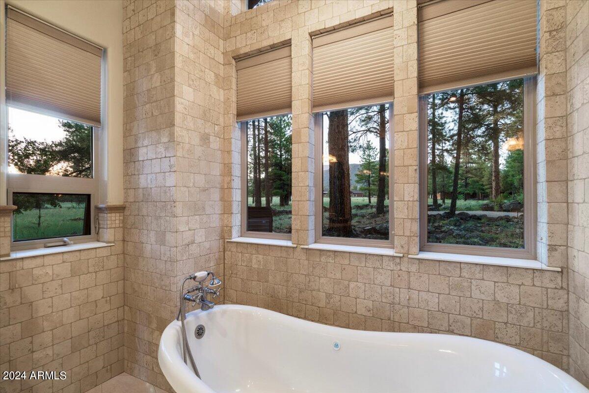 LOCKETT RANCHES - Residential