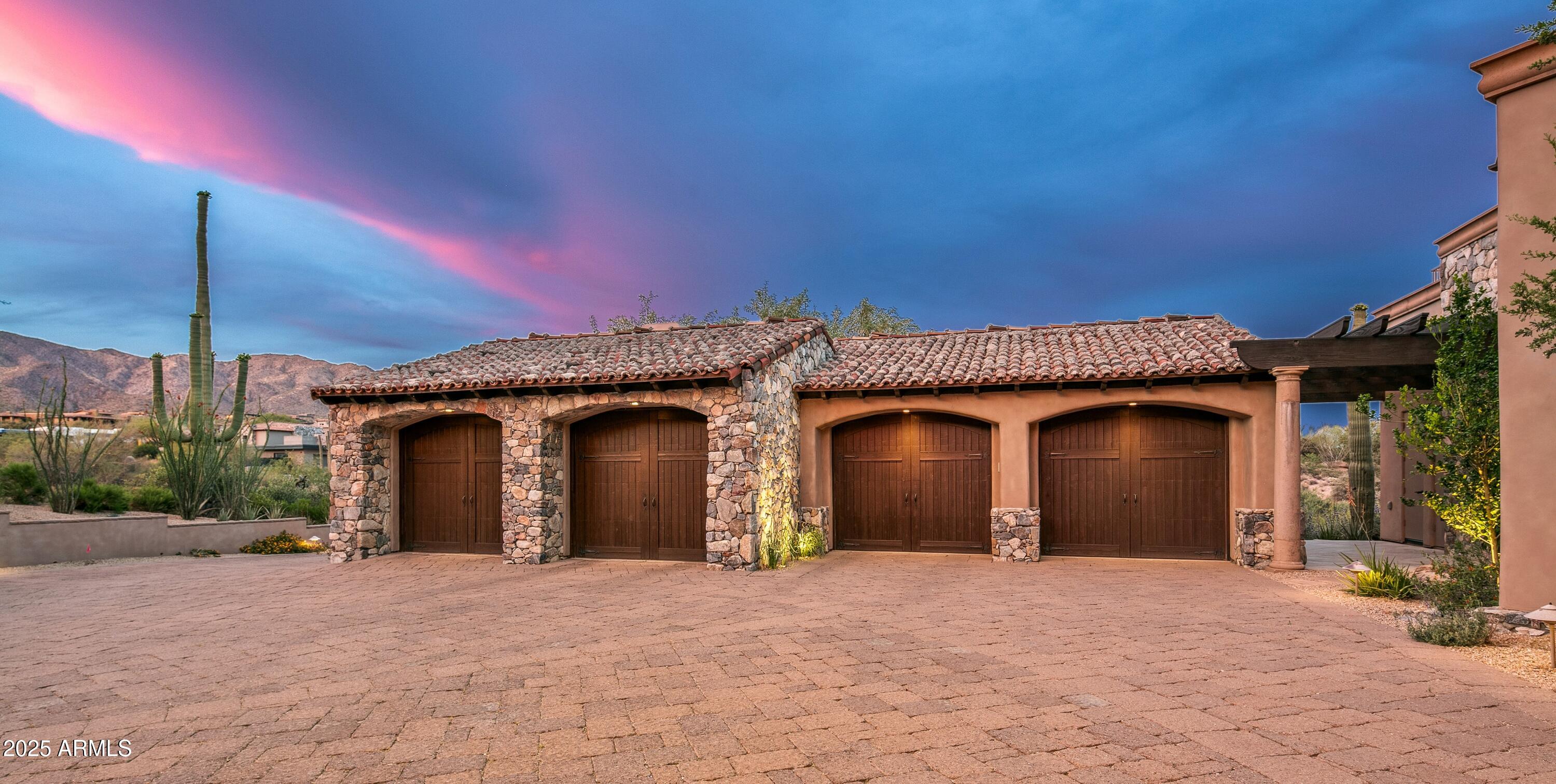 DESERT MOUNTAIN - Residential