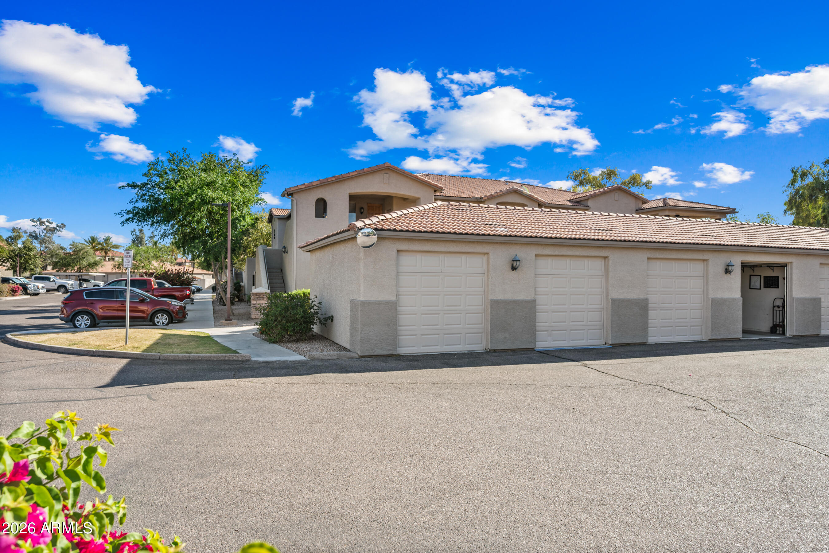 MIRAGE MANOR CONDOMINIUM - Residential
