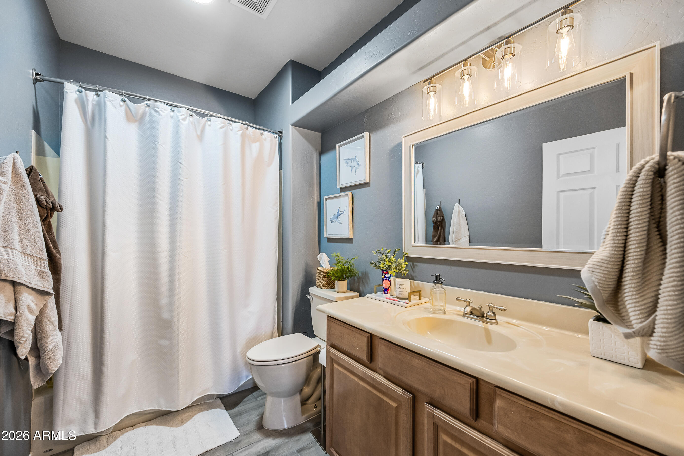 MIRAGE MANOR CONDOMINIUM - Residential