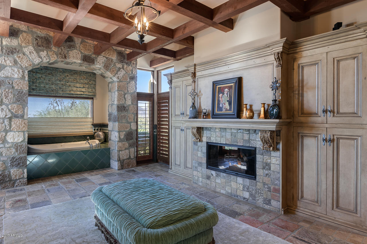 DESERT MOUNTAIN PHASE 2 UNIT 18 - Residential
