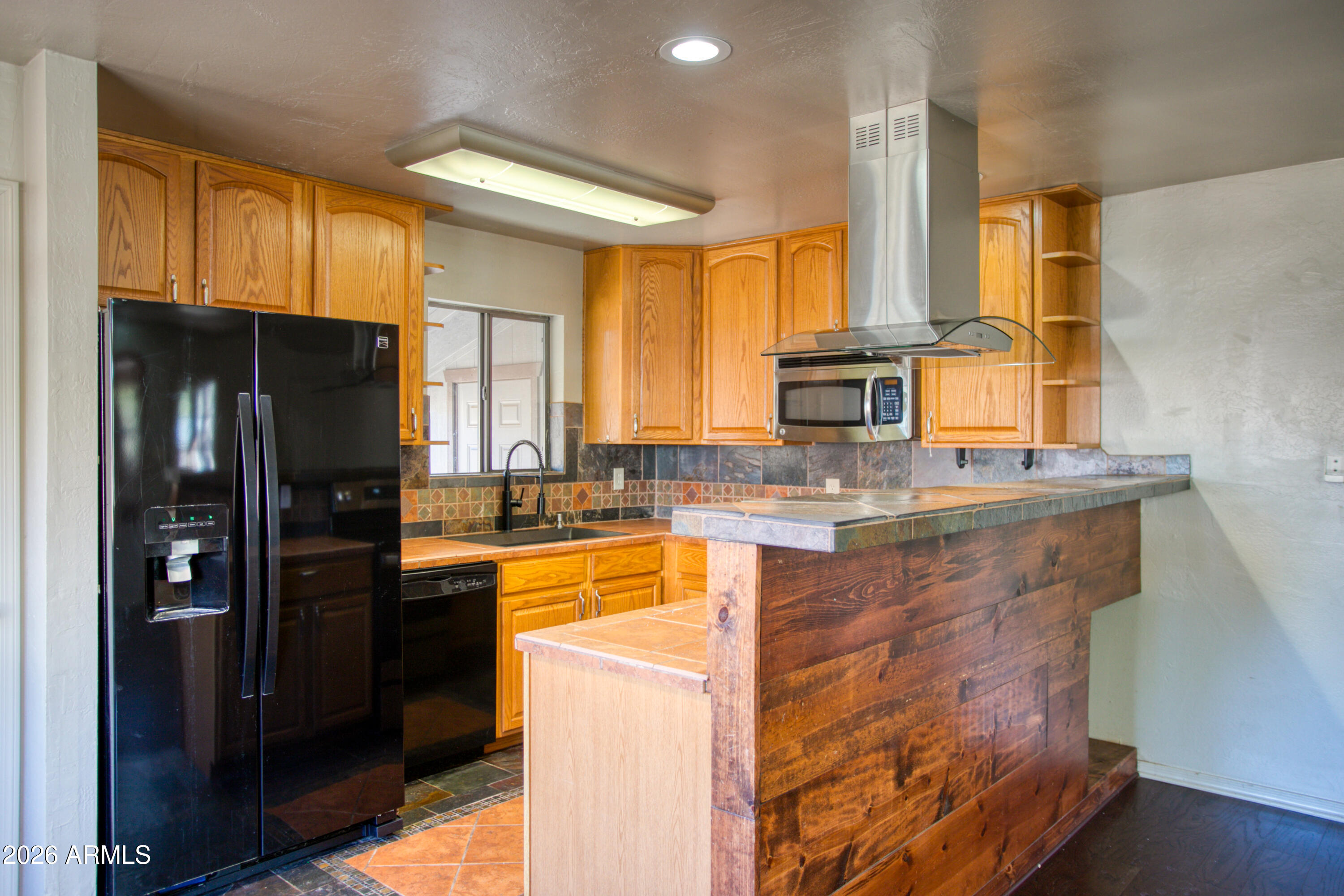 APACHE COVE AMD - Residential