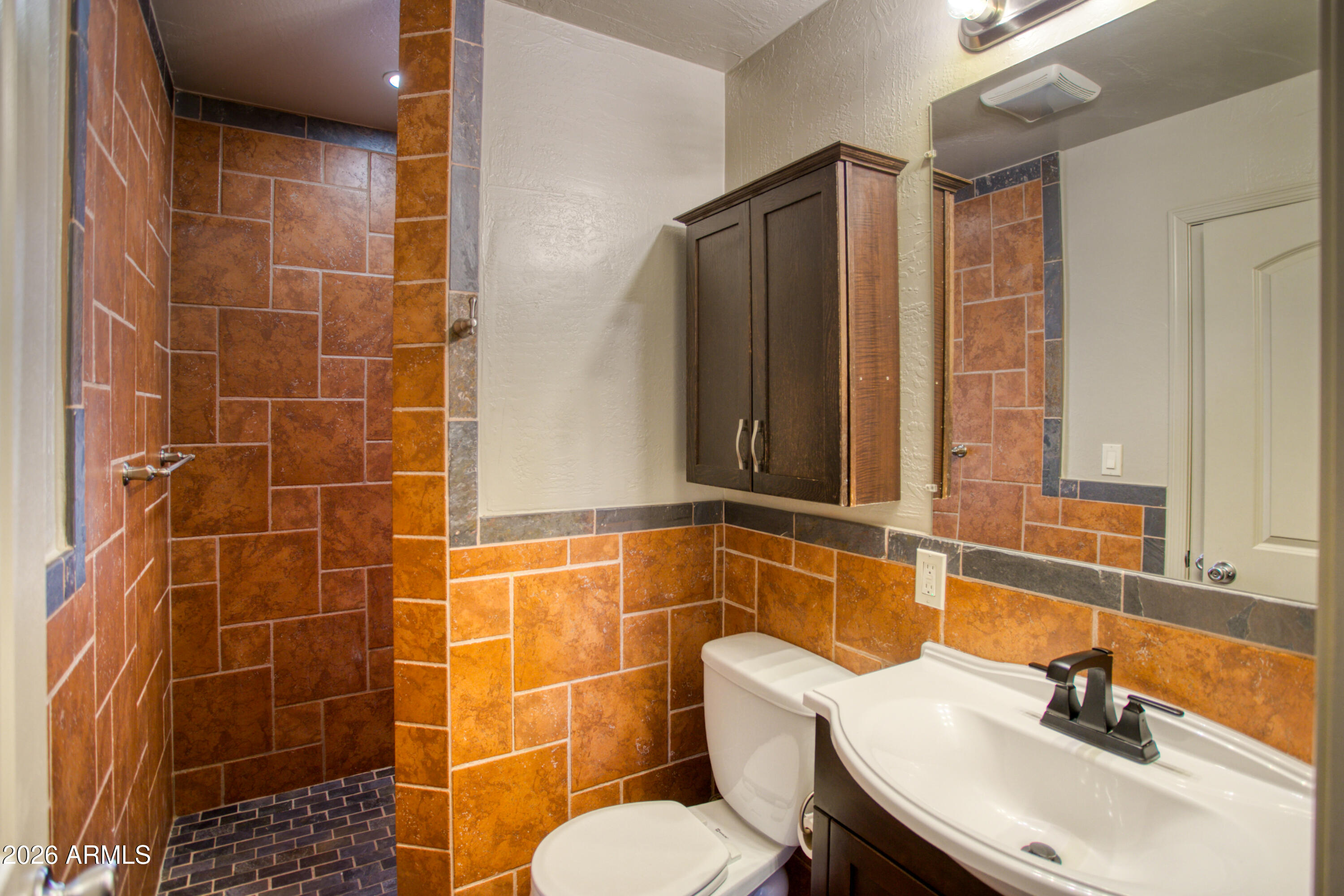 APACHE COVE AMD - Residential