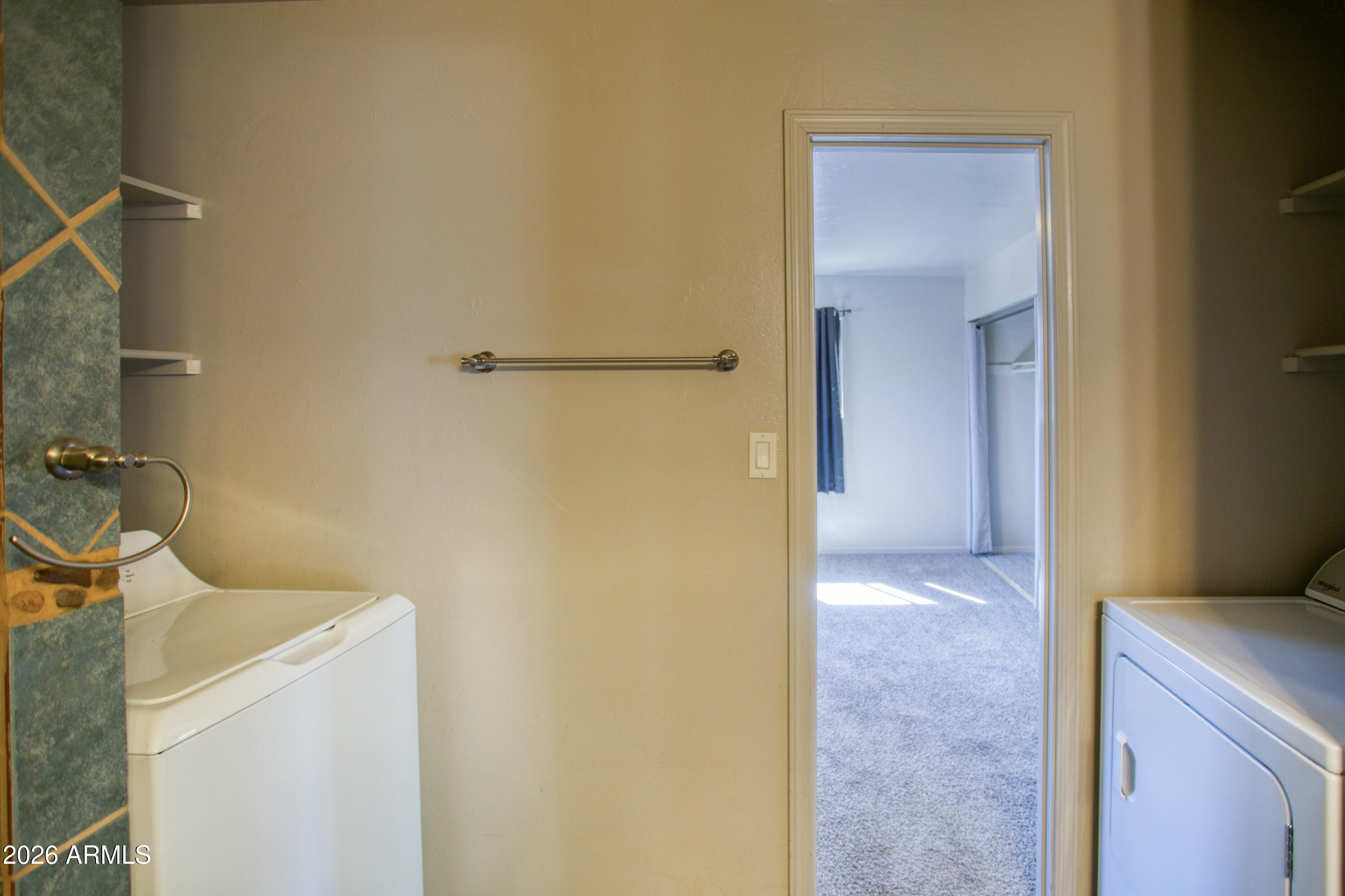 APACHE COVE AMD - Residential