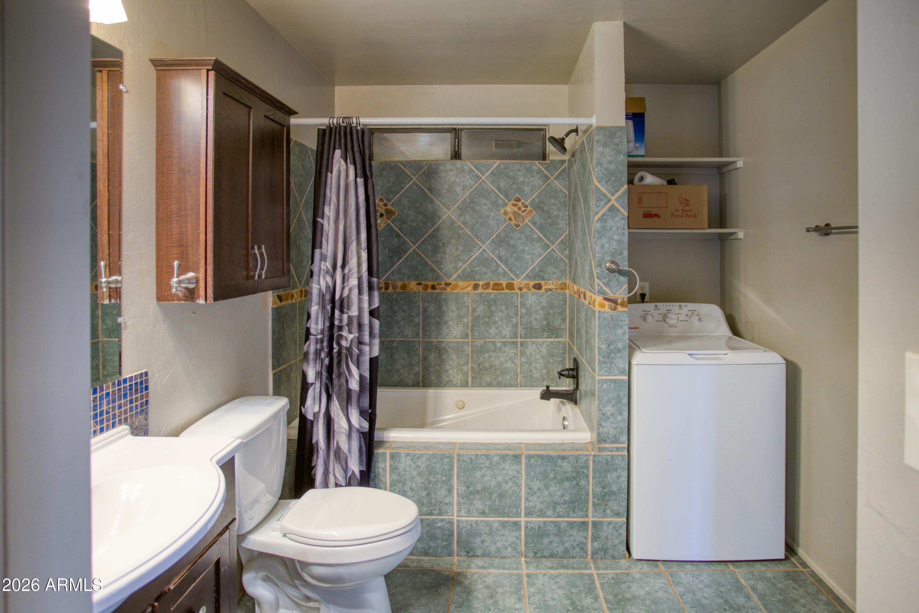 APACHE COVE AMD - Residential