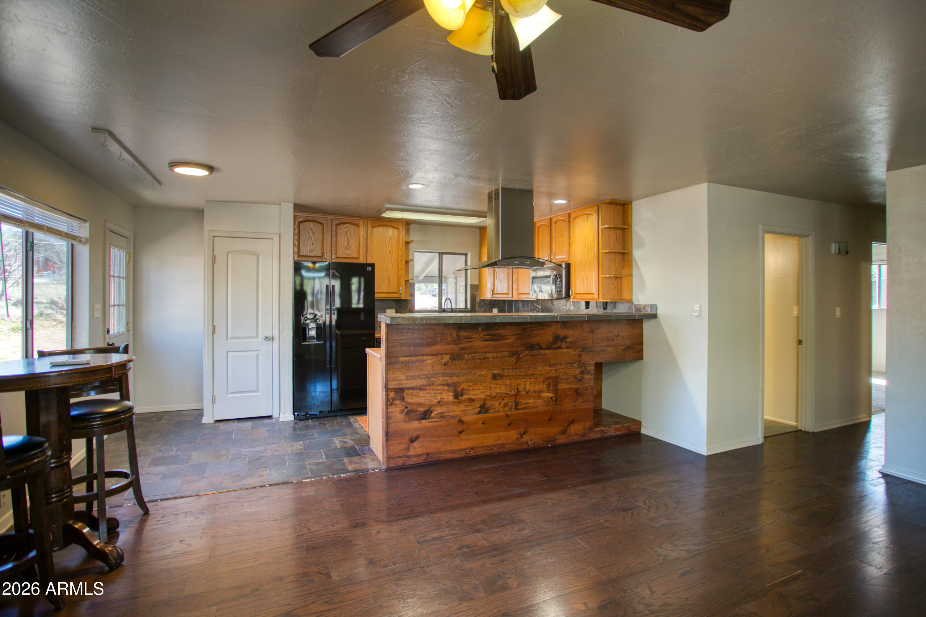 APACHE COVE AMD - Residential
