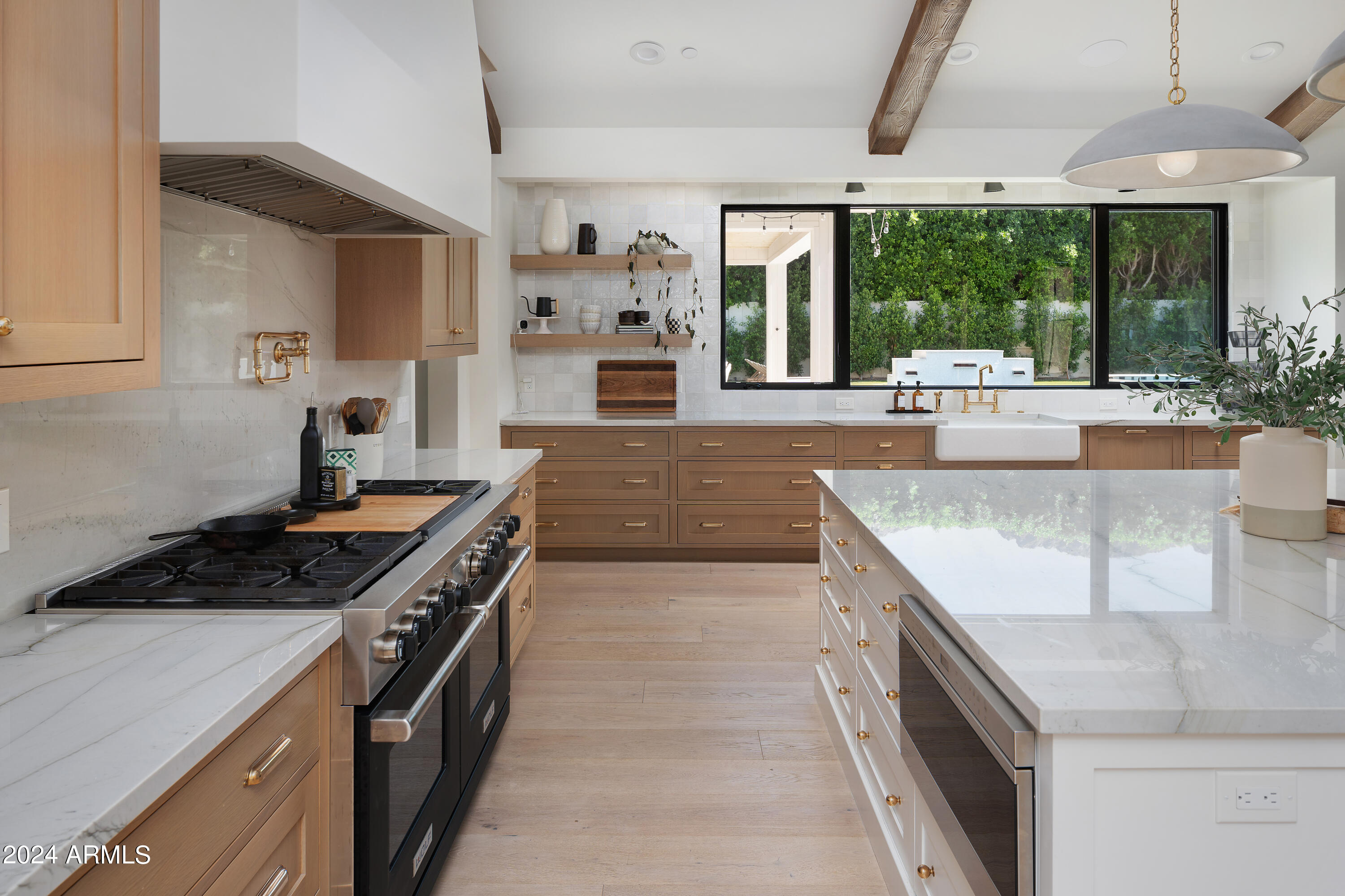 CASA DE CAMELBACK - Residential
