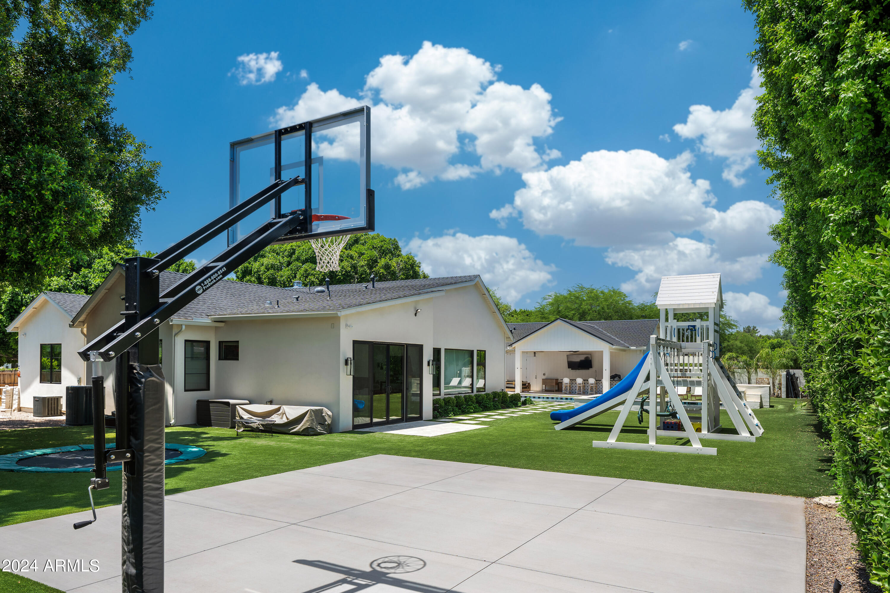 CASA DE CAMELBACK - Residential