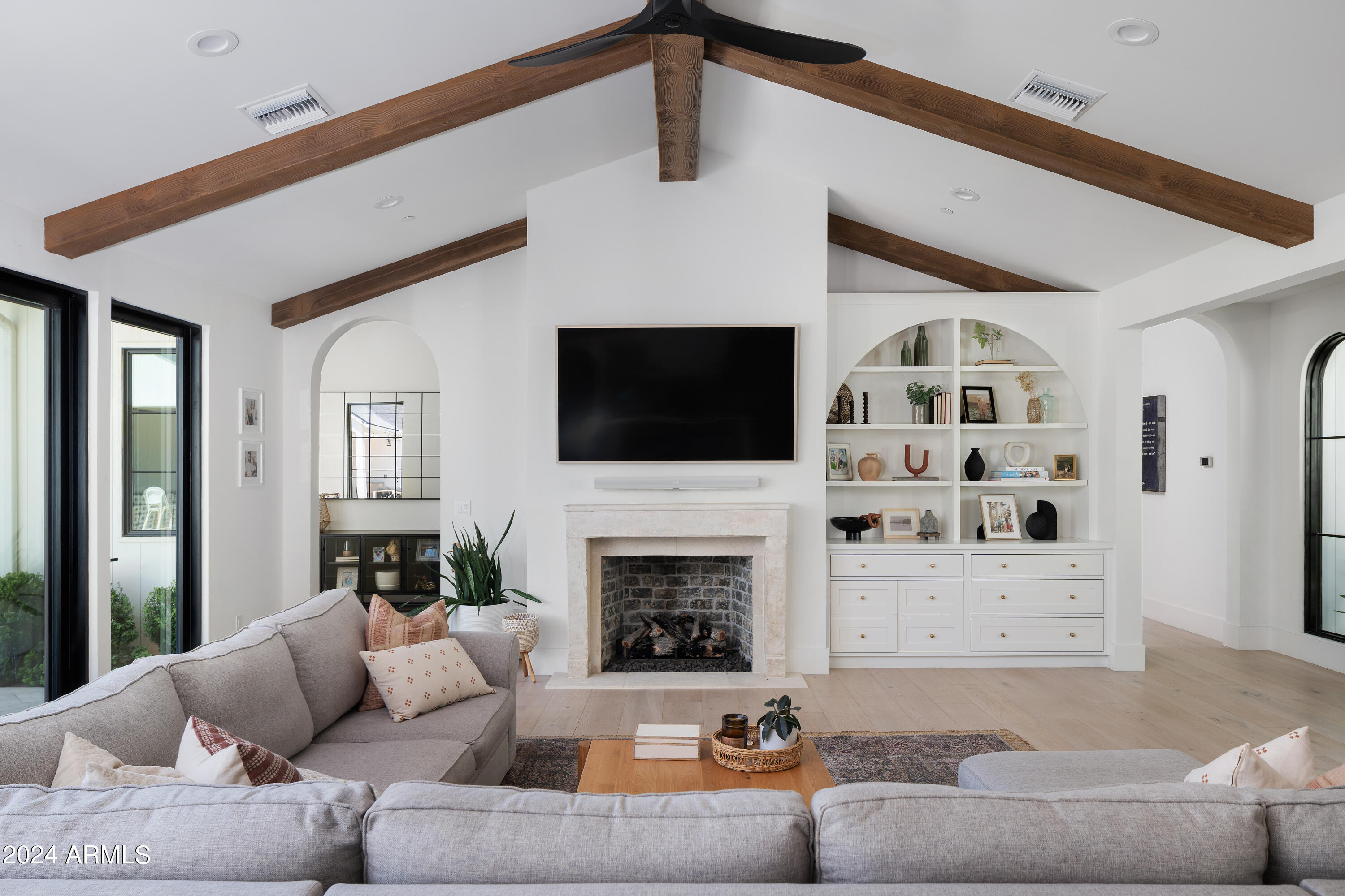 CASA DE CAMELBACK - Residential