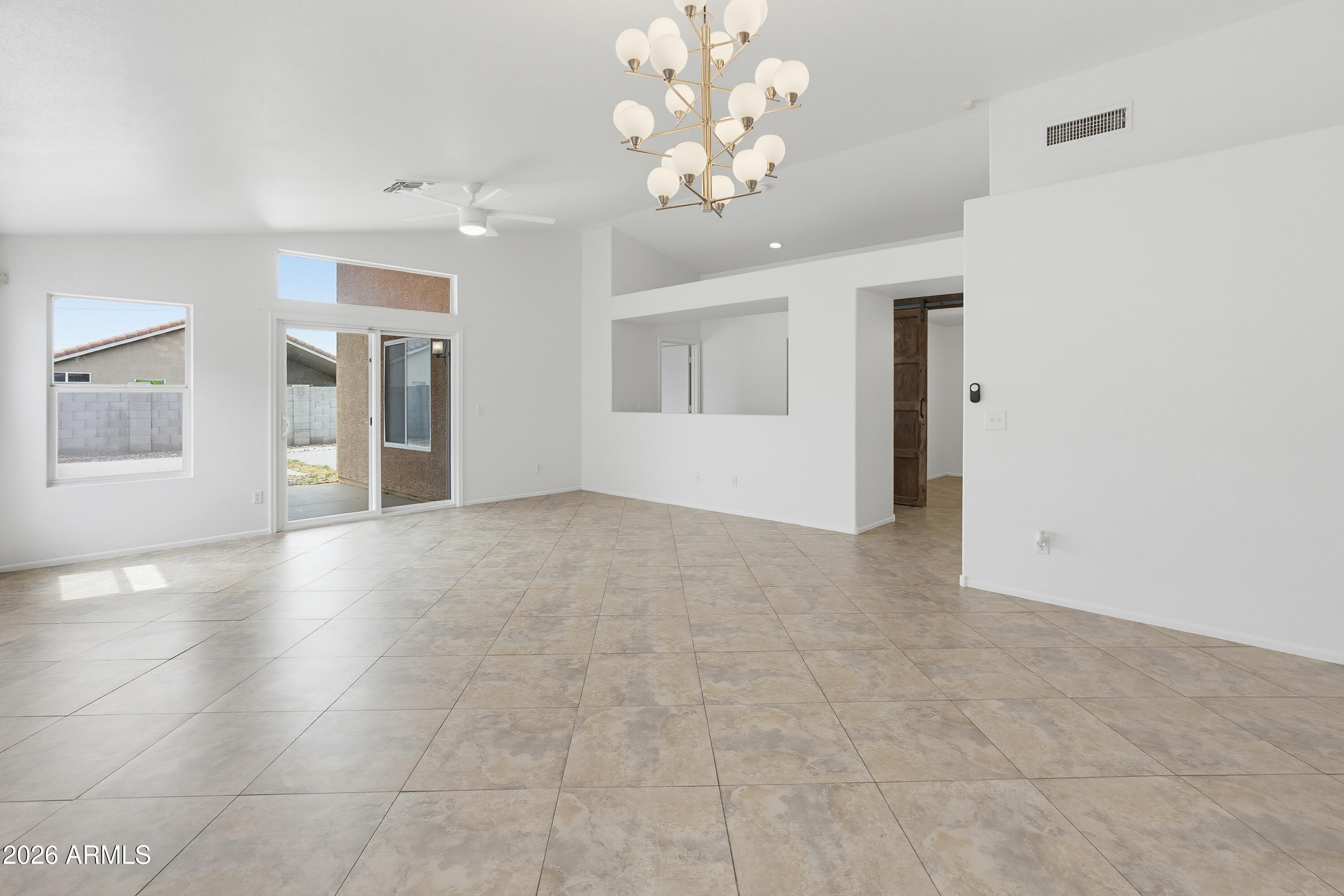 LARISSA - Residential