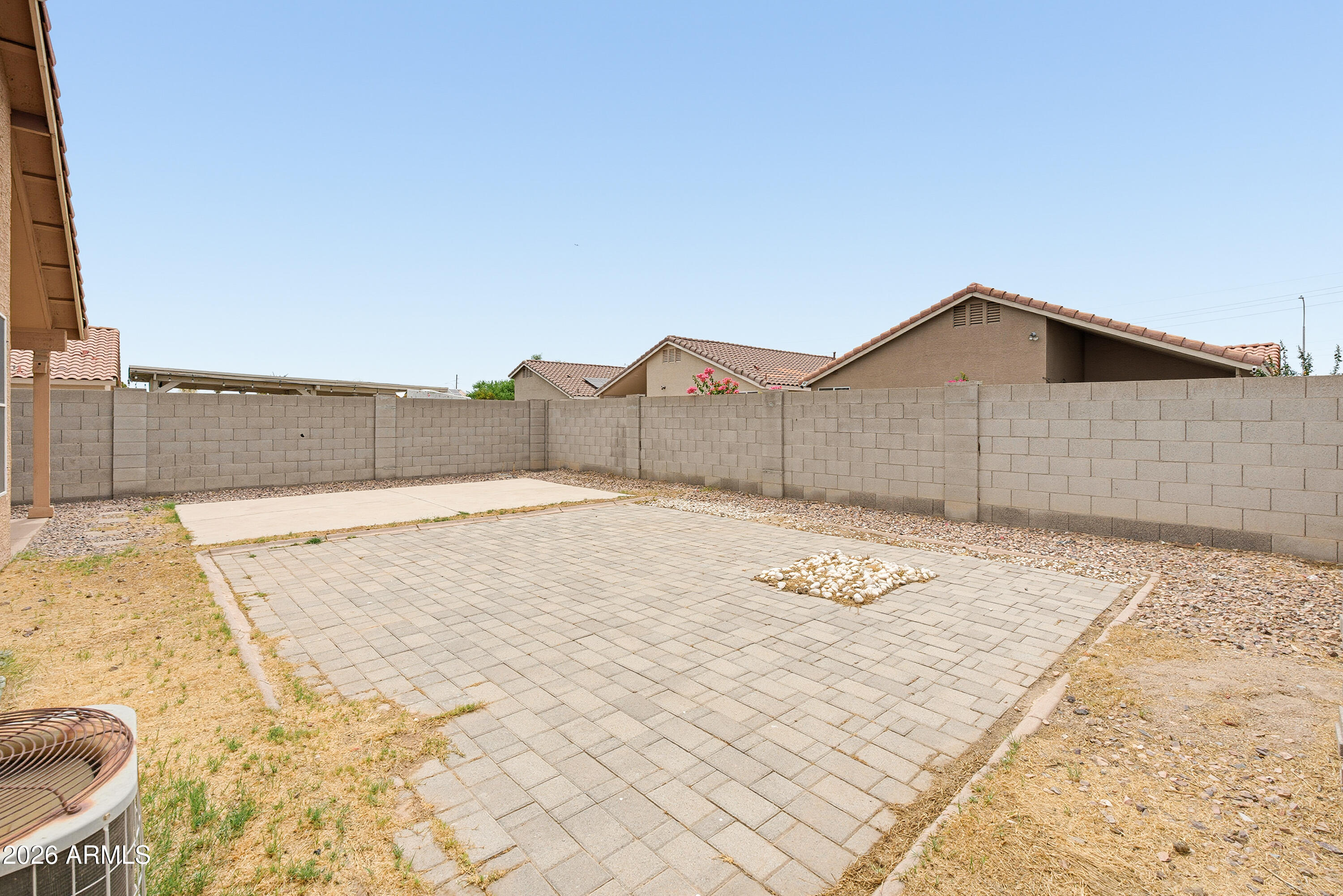 LARISSA - Residential
