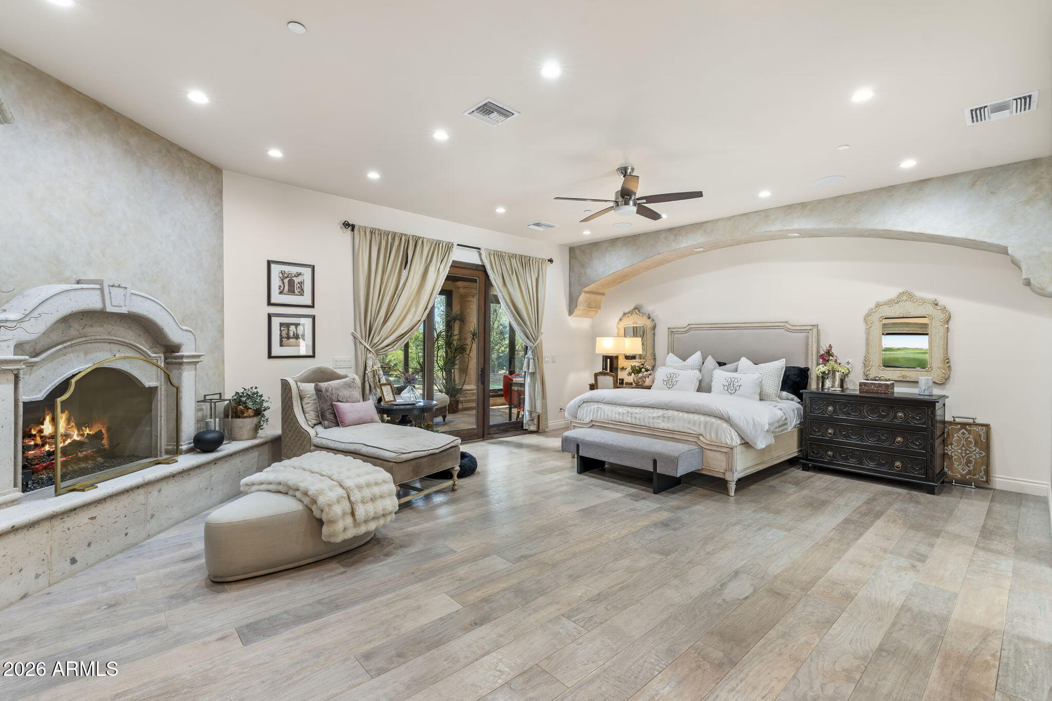 Large Horse Property - Residential