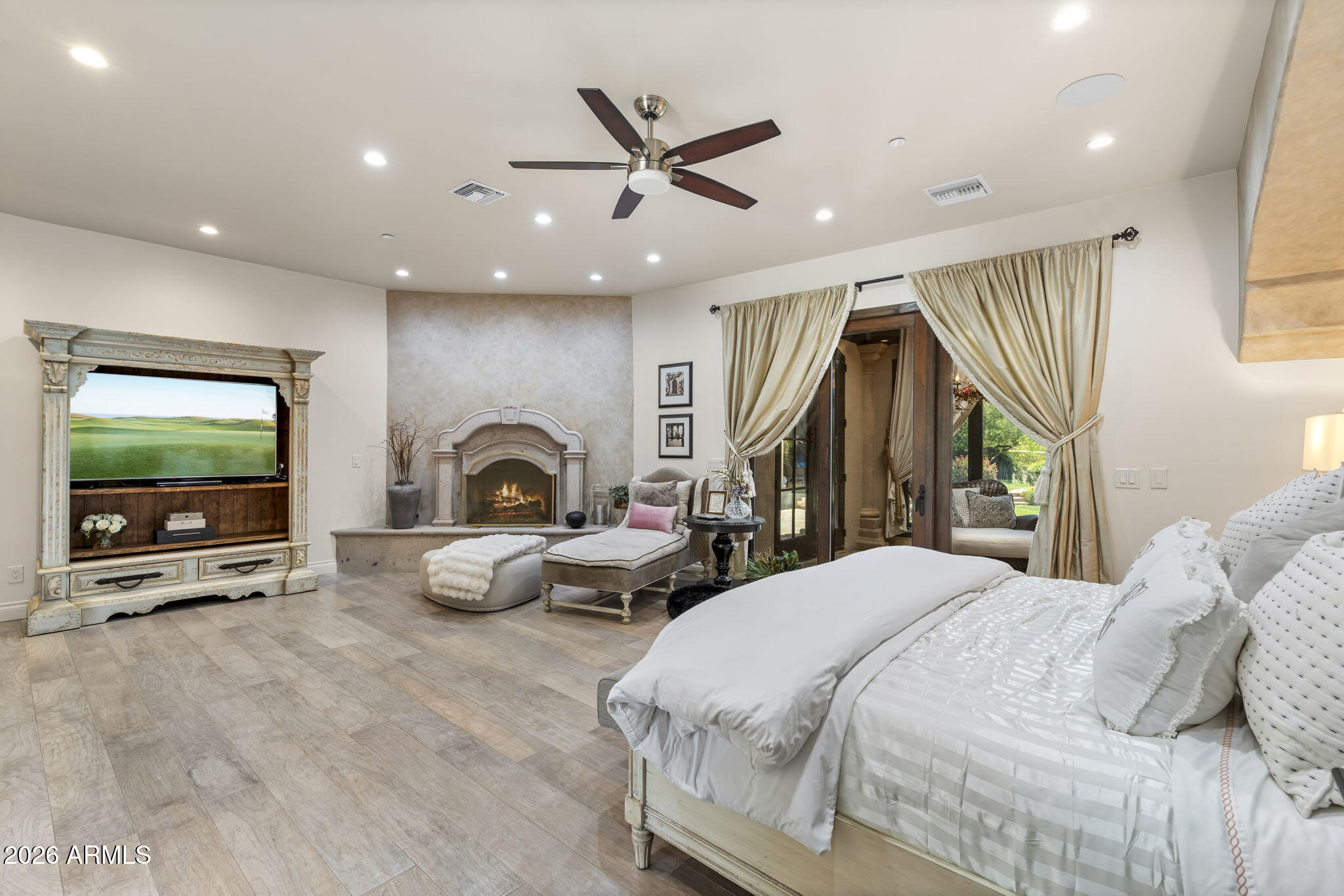 Large Horse Property - Residential
