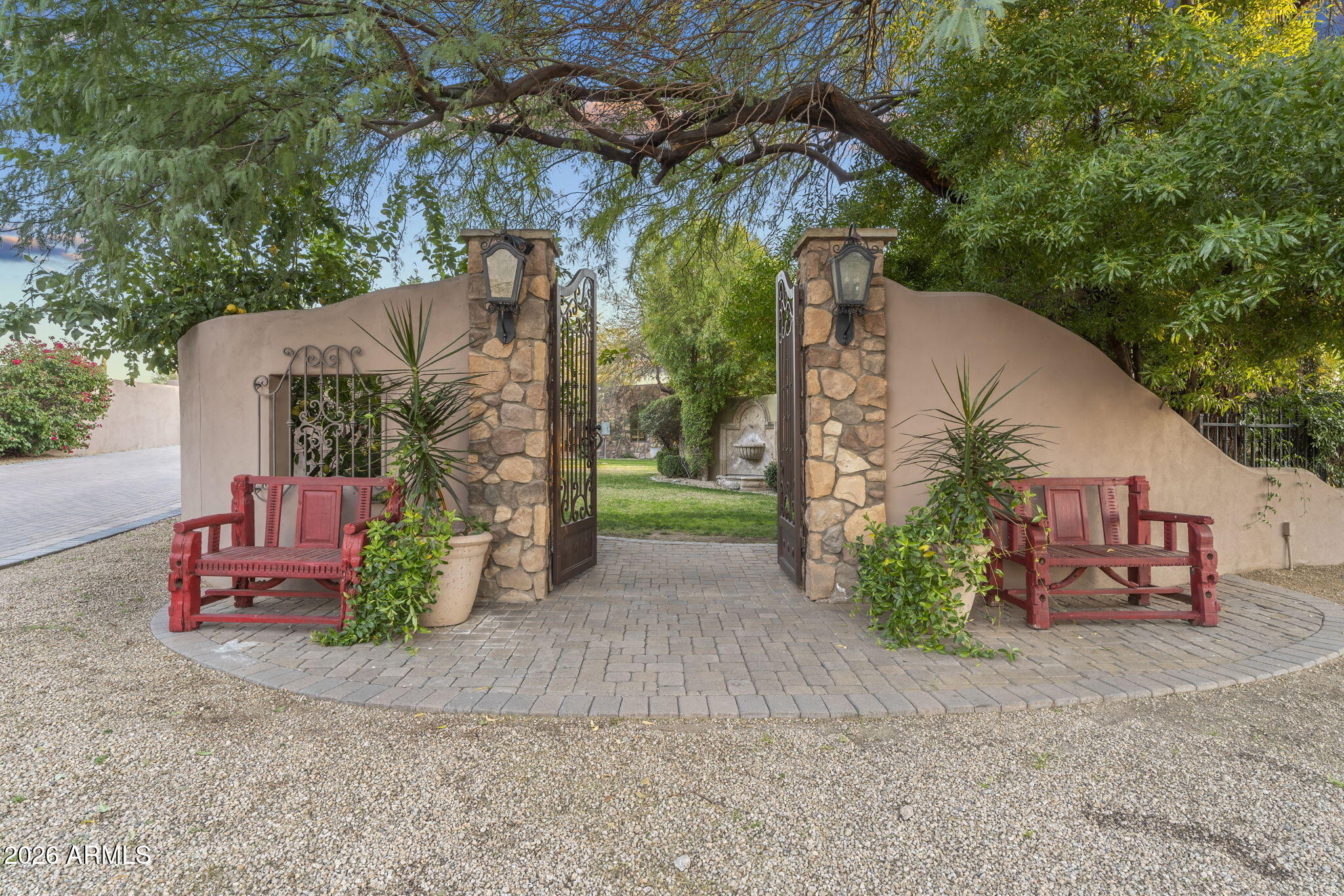 Large Horse Property - Residential
