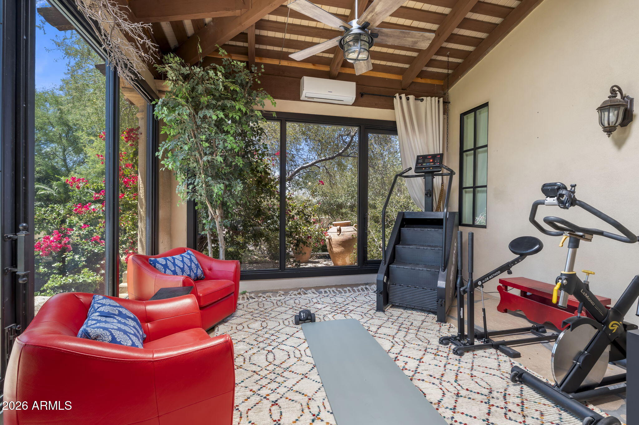 Large Horse Property - Residential