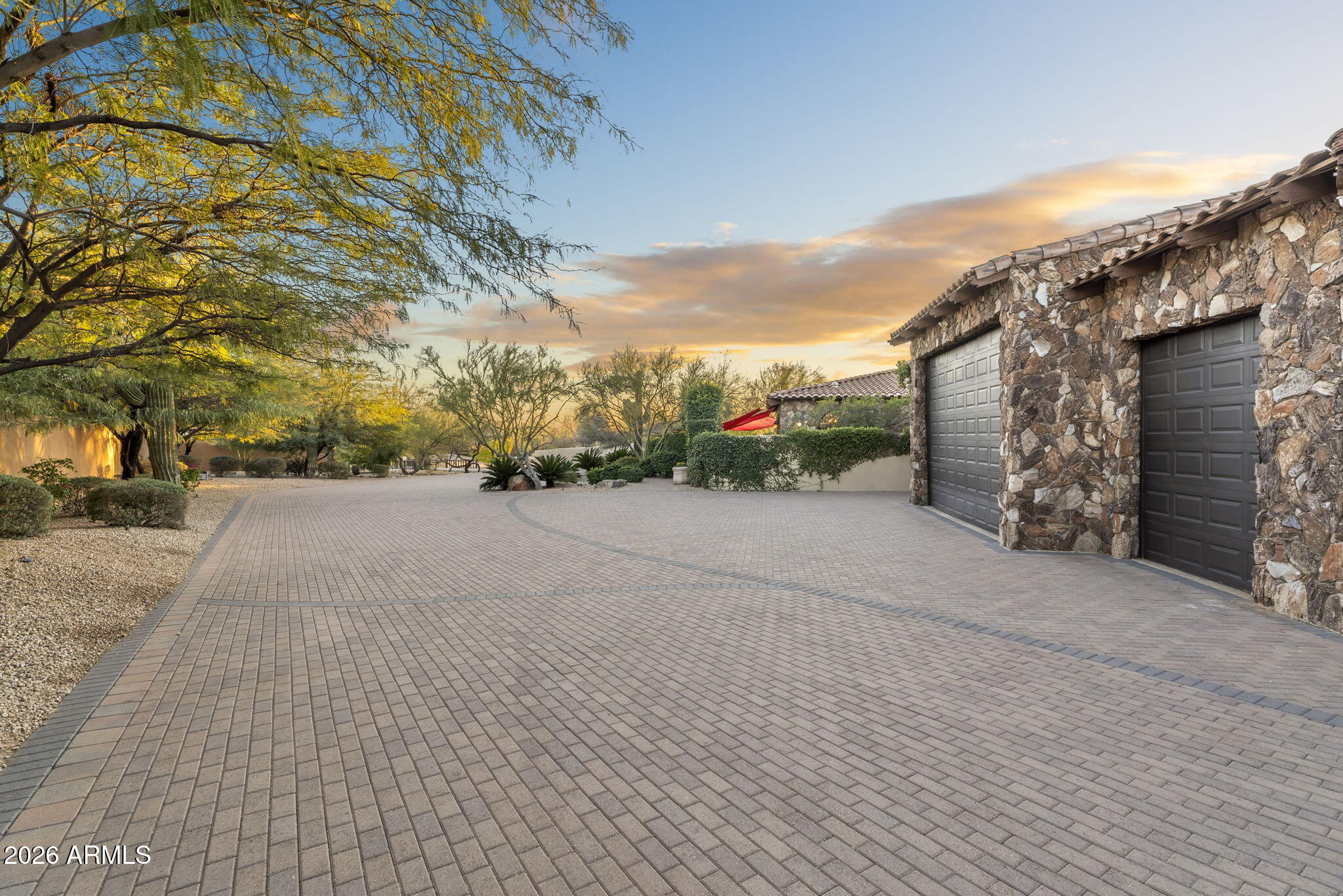 Large Horse Property - Residential