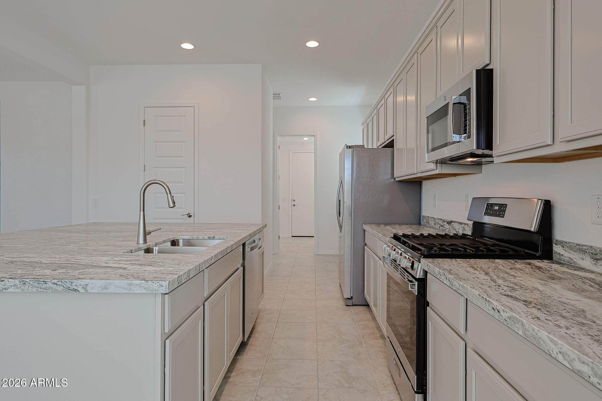 ALORAVITA SOUTH PARCEL 8A - Residential Lease