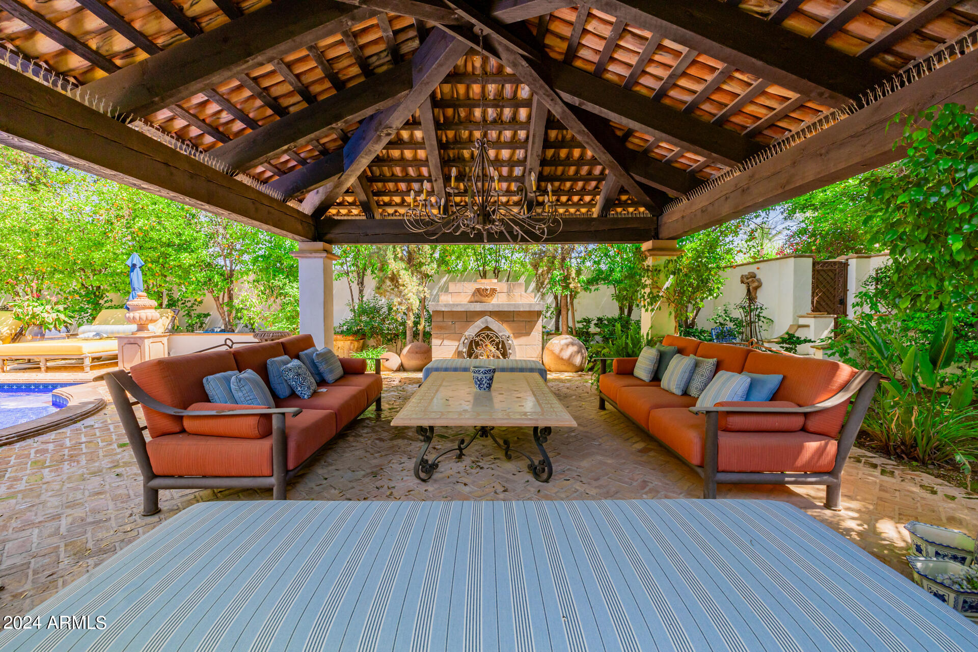 CITRUS MANOR aka El Portillo - Residential