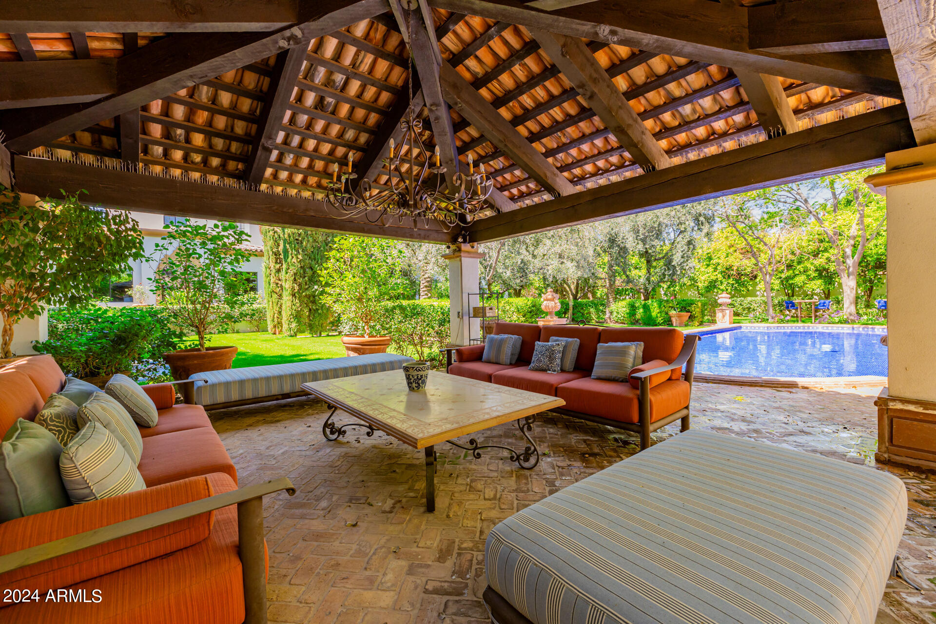 CITRUS MANOR aka El Portillo - Residential