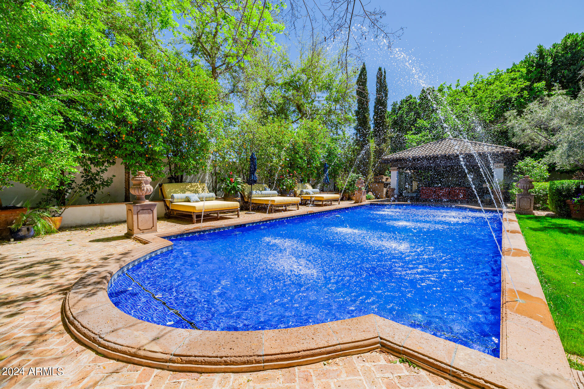 CITRUS MANOR aka El Portillo - Residential