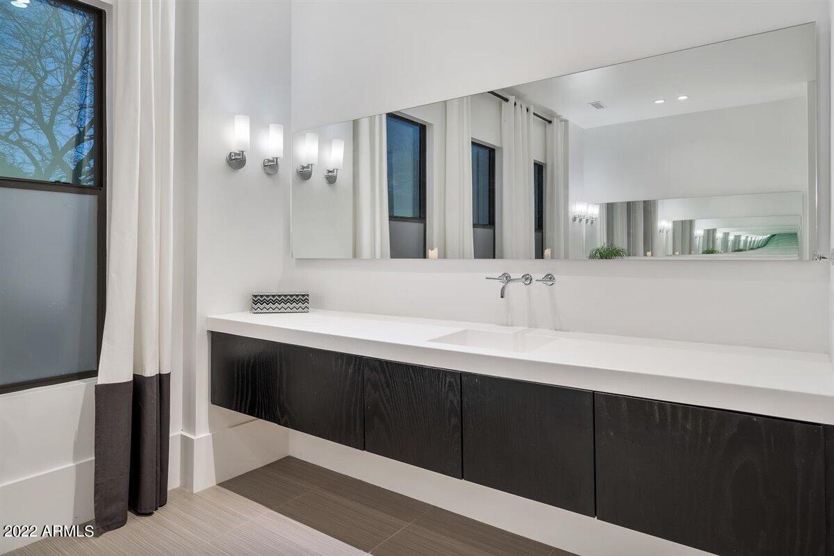PINNACLE PEAK PLACE - Residential