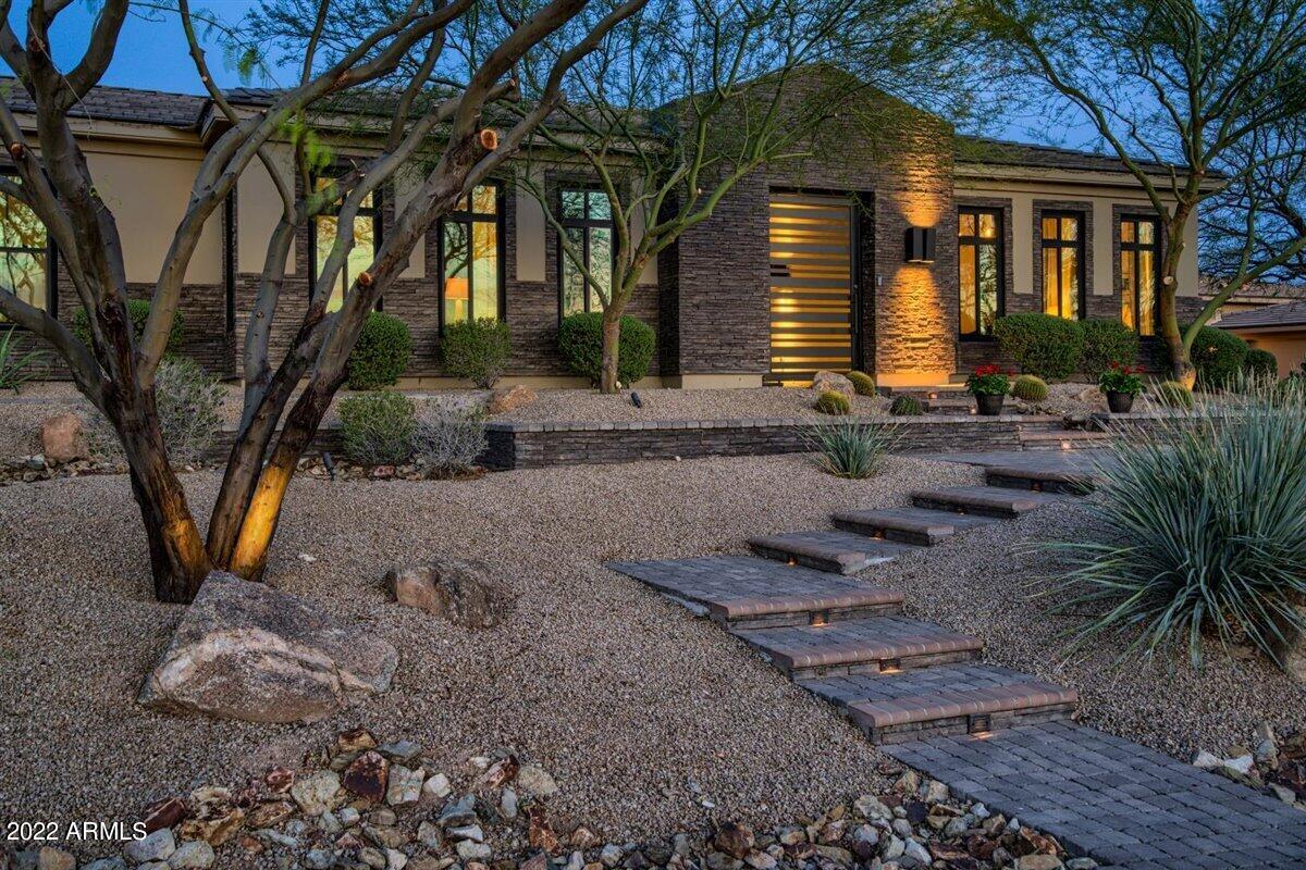 PINNACLE PEAK PLACE - Residential