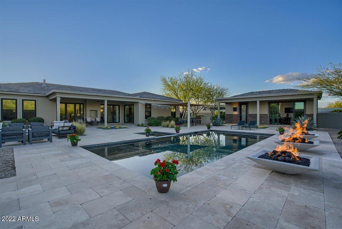 PINNACLE PEAK PLACE - Residential