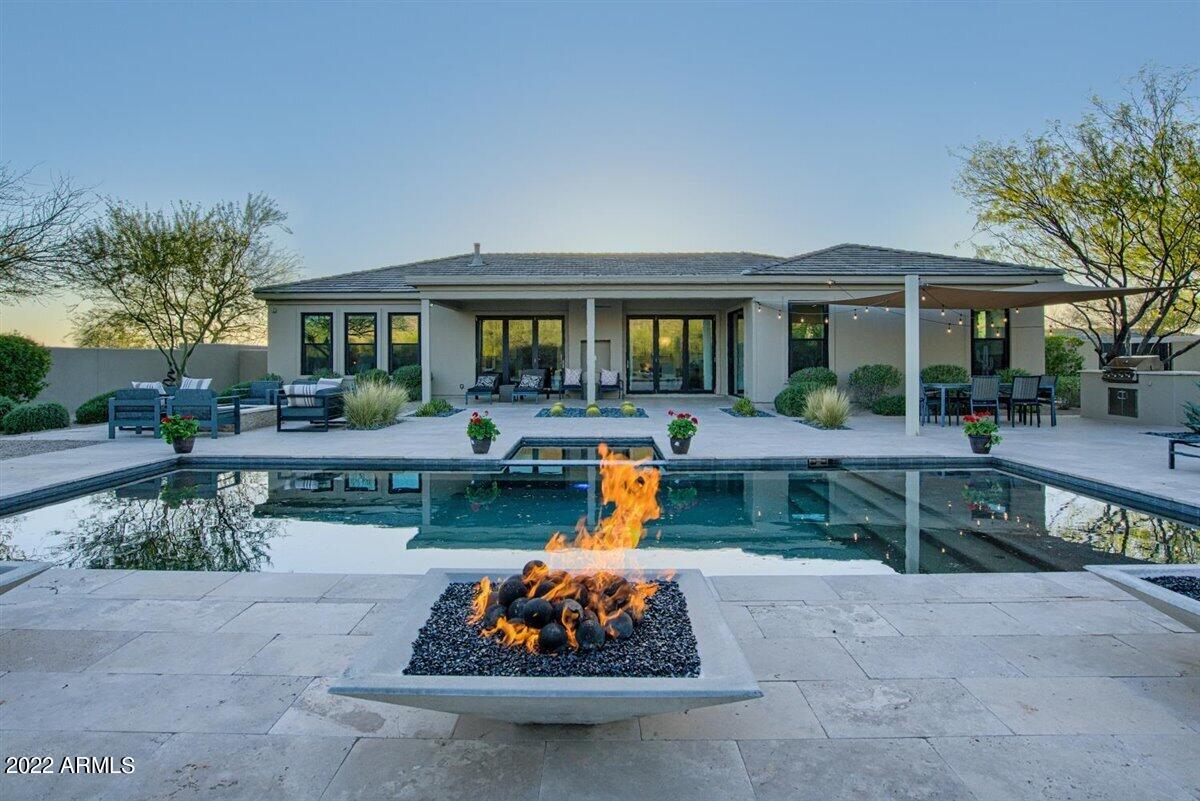 PINNACLE PEAK PLACE - Residential