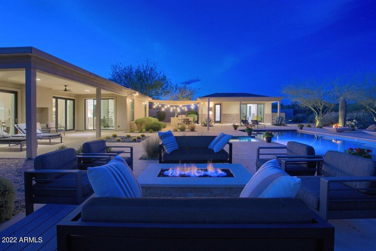 PINNACLE PEAK PLACE - Residential
