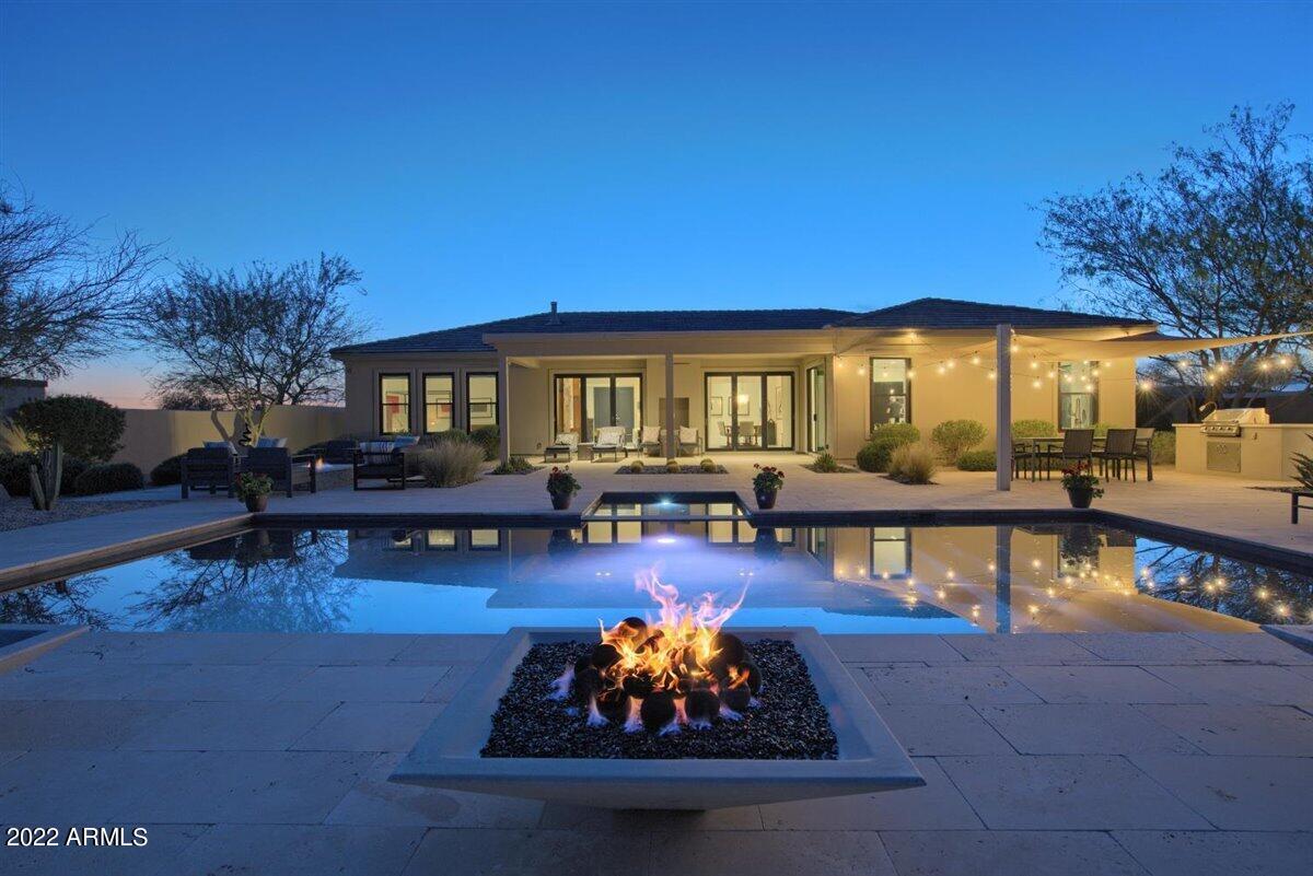 PINNACLE PEAK PLACE - Residential