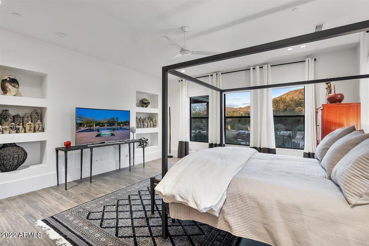 PINNACLE PEAK PLACE - Residential
