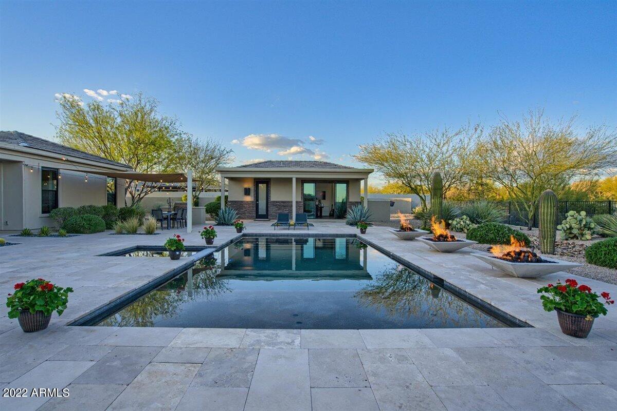 PINNACLE PEAK PLACE - Residential