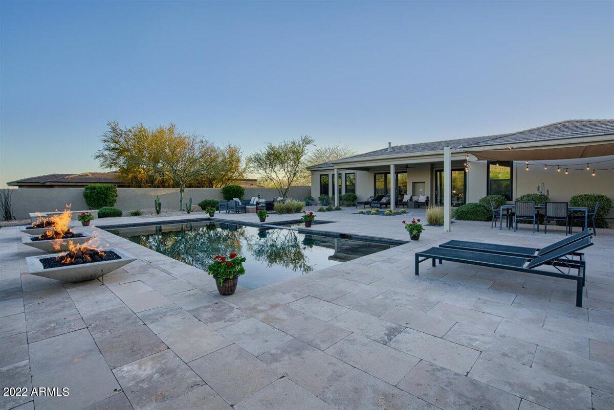 PINNACLE PEAK PLACE - Residential